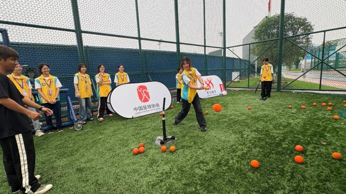 快乐垒球进社区校园活动在中山小榄镇启动 大学