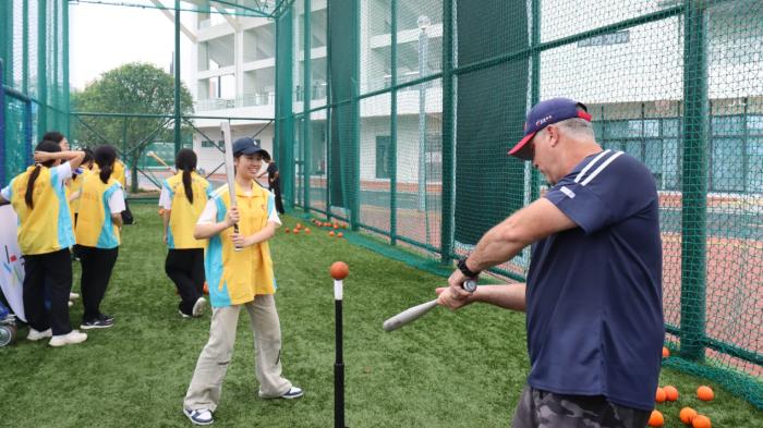 快乐垒球进社区校园活动在中山小榄镇启动 大学