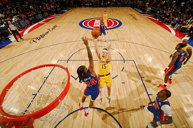 活塞力克湖人终结湖人九连胜 里夫斯攻防失衡成