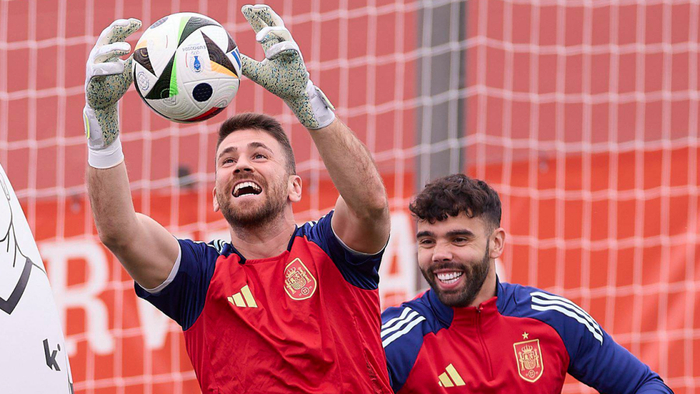 拉亚俱乐部表现惊艳，国家队却坐替补席？