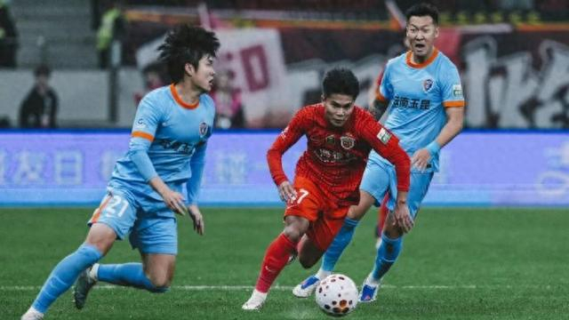 2026中超四轮积分榜颠覆传统格局，成都蓉城重庆