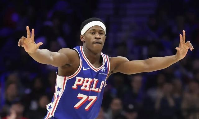 76人客场逆转凯尔特人系列赛1-1平局