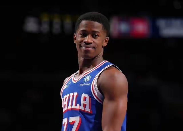 76人客场逆转凯尔特人系列赛1-1平局